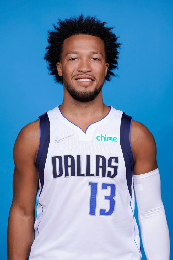 这名表现出 这名表现出